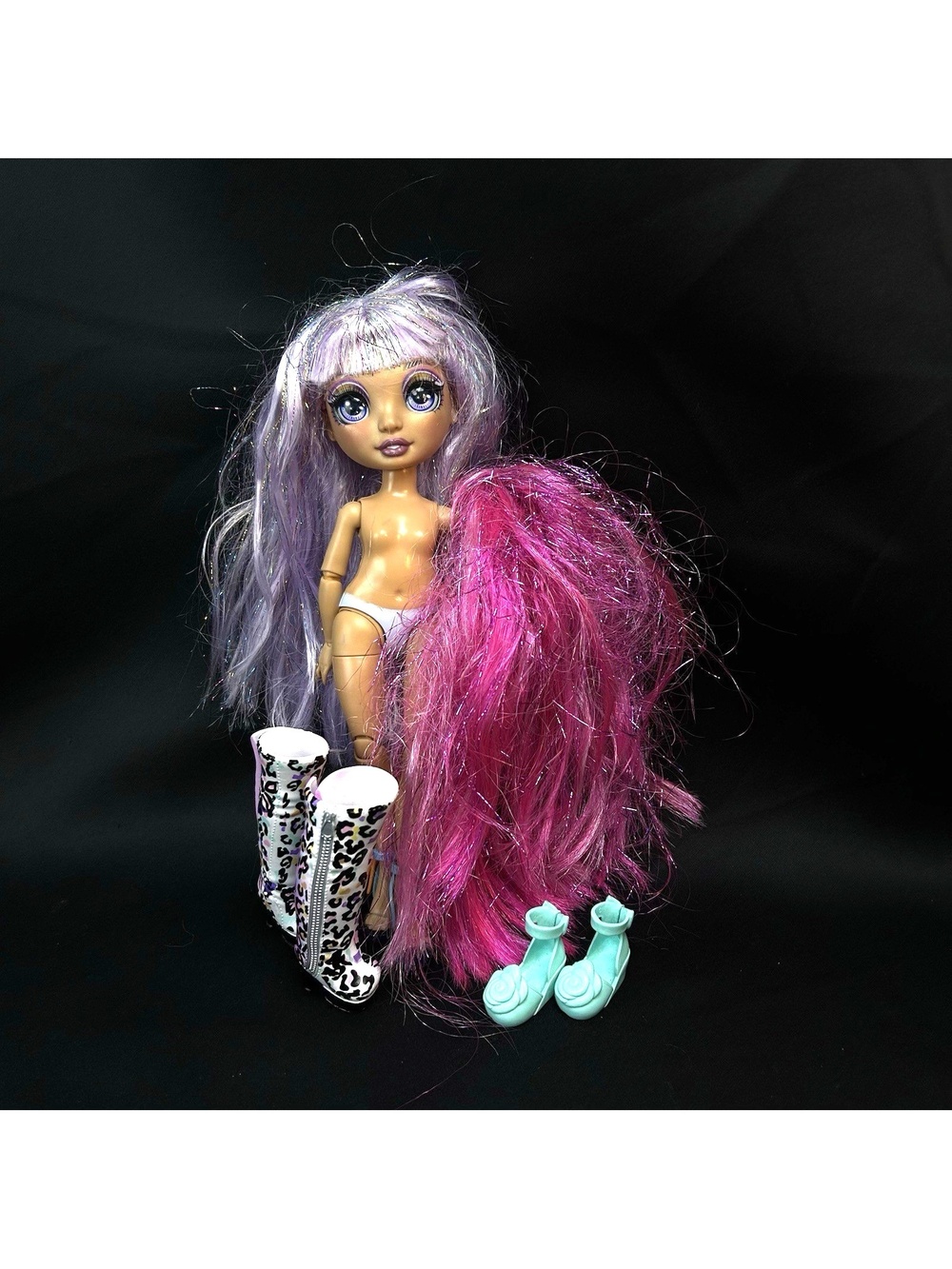 MGA Rainbow High Doll Avery Styles Fashion Doll Two Wigs, Boots & Shoes